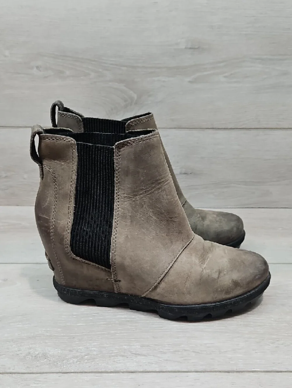 Sorel Taupe Leather Wedge Chelsea Ankle Boots Shoes Sz 7M